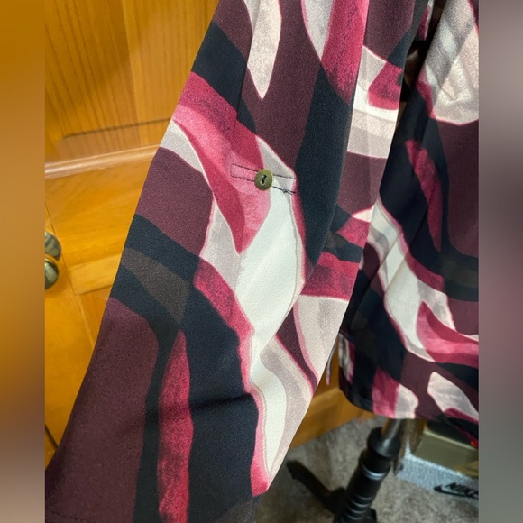 NWT Thomas & Olivia Abstract Print Top - Picture 5 of 8